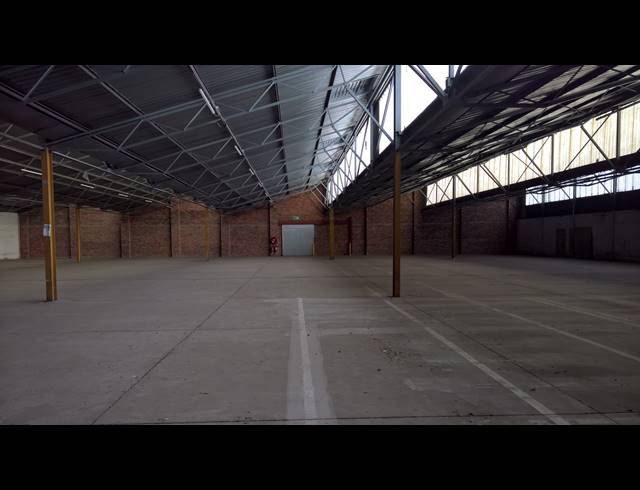 5,350M² WAREHOUSE TO LET IN ANDERBOLT